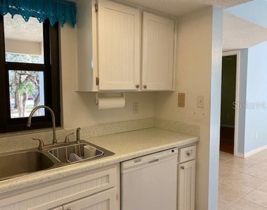 19505 Quesada Avenue - Photo Thumbnail 7