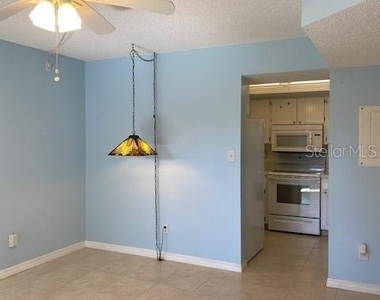 19505 Quesada Avenue - Photo Thumbnail 4