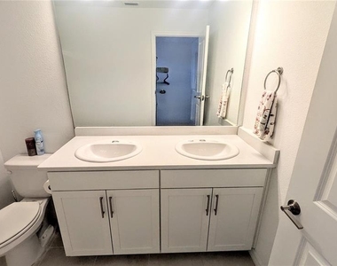 5686 Archipelago Street - Photo Thumbnail 13