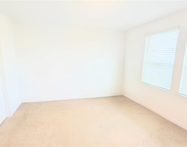 5686 Archipelago Street - Photo Thumbnail 10