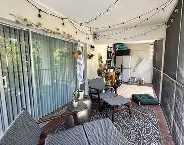 3835 Almeria Avenue - Photo Thumbnail 8