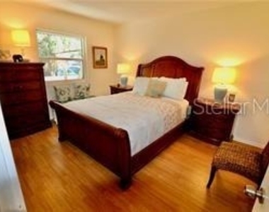 3835 Almeria Avenue - Photo Thumbnail 4