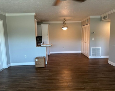 5800 Hollywood Boulevard - Photo Thumbnail 5