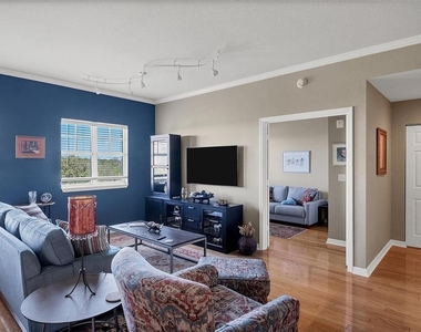 1064 N Tamiami Trail - Photo Thumbnail 8