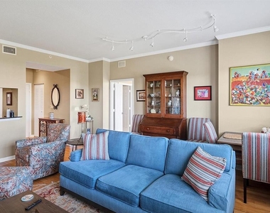 1064 N Tamiami Trail - Photo Thumbnail 9