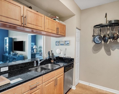 1064 N Tamiami Trail - Photo Thumbnail 17