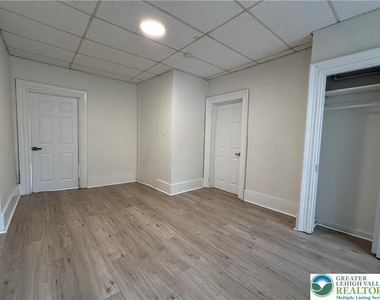 423 Front Street - Photo Thumbnail 18
