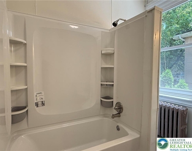 423 Front Street - Photo Thumbnail 7