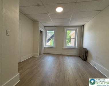 423 Front Street - Photo Thumbnail 16