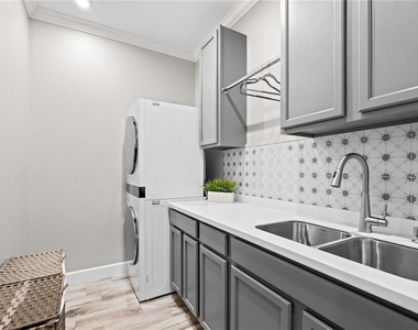 15672 Sacile Lane - Photo Thumbnail 27