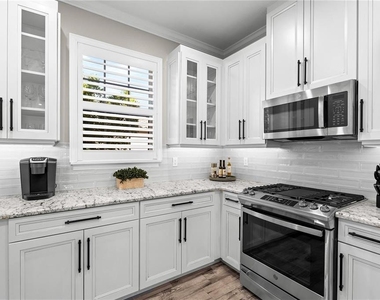 15672 Sacile Lane - Photo Thumbnail 14