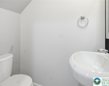 2847 Sequoia Drive - Photo Thumbnail 9