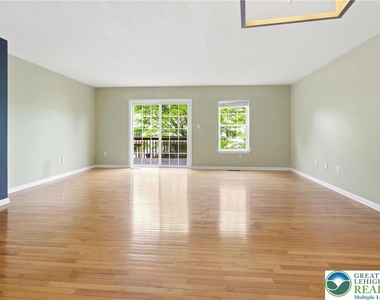 2847 Sequoia Drive - Photo Thumbnail 2