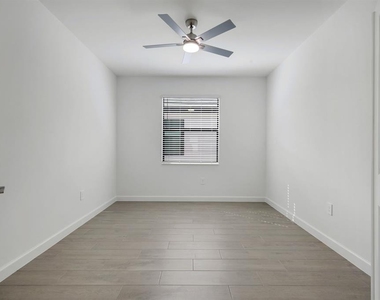 19232 Gentry Place - Photo Thumbnail 8
