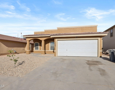 3269 Maple Point Drive - Photo Thumbnail 2