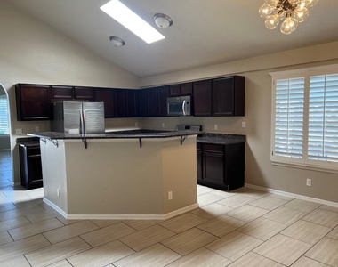 12624 Paseo Rae Avenue - Photo Thumbnail 6