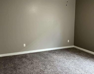 14231 Richard Wiles Avenue - Photo Thumbnail 21