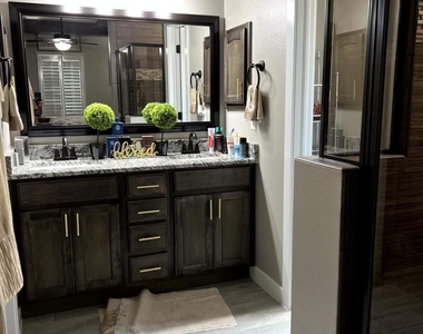 14231 Richard Wiles Avenue - Photo Thumbnail 16