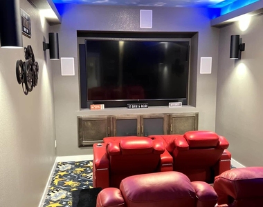14231 Richard Wiles Avenue - Photo Thumbnail 11