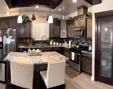 14231 Richard Wiles Avenue - Photo Thumbnail 9