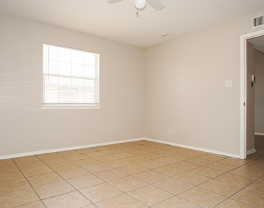 216 S Schutz Drive - Photo Thumbnail 10