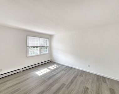 21 Avenue B - Photo Thumbnail 10