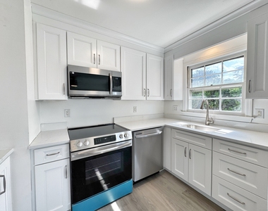 21 Avenue B - Photo Thumbnail 2