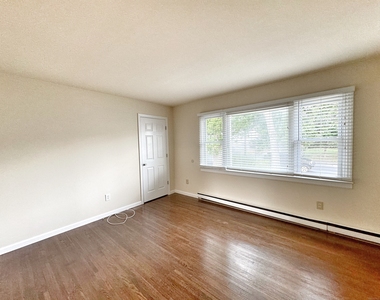 37 Ferris Avenue - Photo Thumbnail 2
