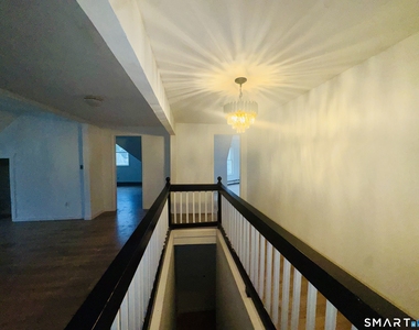 470 Wood Avenue - Photo Thumbnail 12
