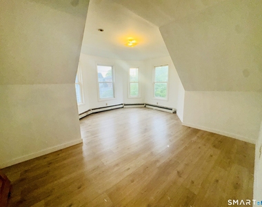 470 Wood Avenue - Photo Thumbnail 6