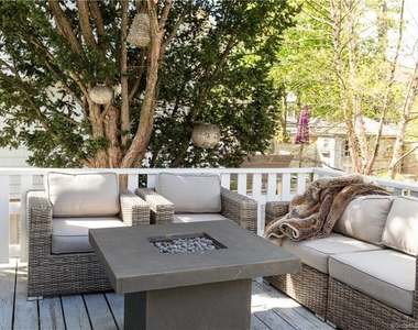 10 Danbury Avenue - Photo Thumbnail 27
