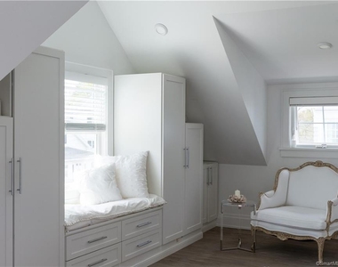 10 Danbury Avenue - Photo Thumbnail 19