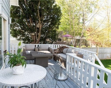 10 Danbury Avenue - Photo Thumbnail 28