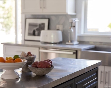 10 Danbury Avenue - Photo Thumbnail 14