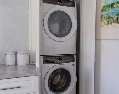 10 Danbury Avenue - Photo Thumbnail 11