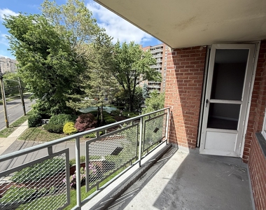 71 Strawberry Hill Avenue - Photo Thumbnail 12