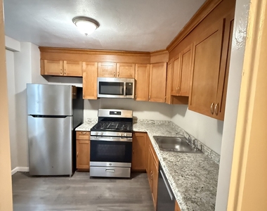 71 Strawberry Hill Avenue - Photo Thumbnail 7