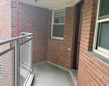 71 Strawberry Hill Avenue - Photo Thumbnail 5