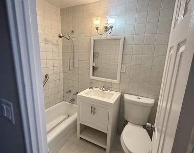 71 Strawberry Hill Avenue - Photo Thumbnail 8