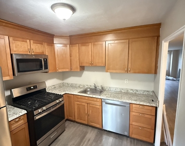 71 Strawberry Hill Avenue - Photo Thumbnail 6