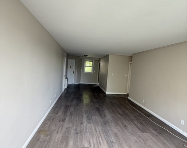 71 Strawberry Hill Avenue - Photo Thumbnail 10