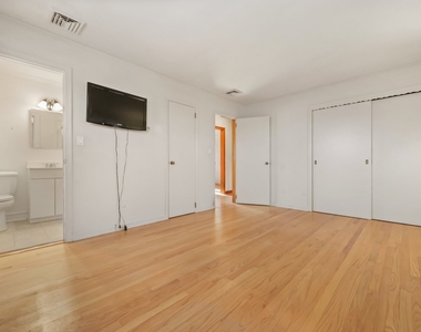 67 Barclay Drive - Photo Thumbnail 16