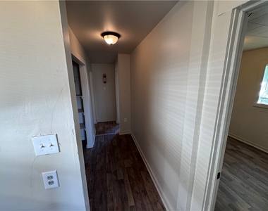 1067 Cleveland Ave - Photo Thumbnail 13