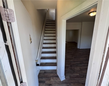 1067 Cleveland Ave - Photo Thumbnail 3