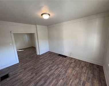 1067 Cleveland Ave - Photo Thumbnail 4