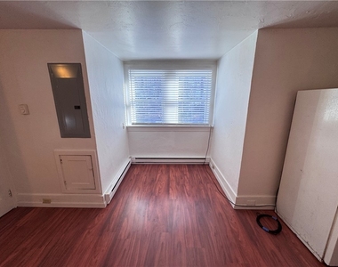 1123 Evergreen Ave - Photo Thumbnail 7