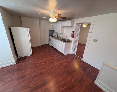 1123 Evergreen Ave - Photo Thumbnail 6