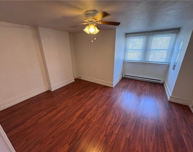 1123 Evergreen Ave - Photo Thumbnail 9
