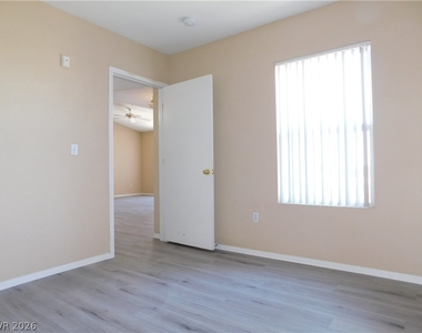 7255 W Sunset Road - Photo Thumbnail 17