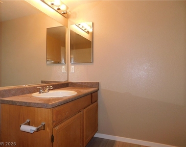 7255 W Sunset Road - Photo Thumbnail 18